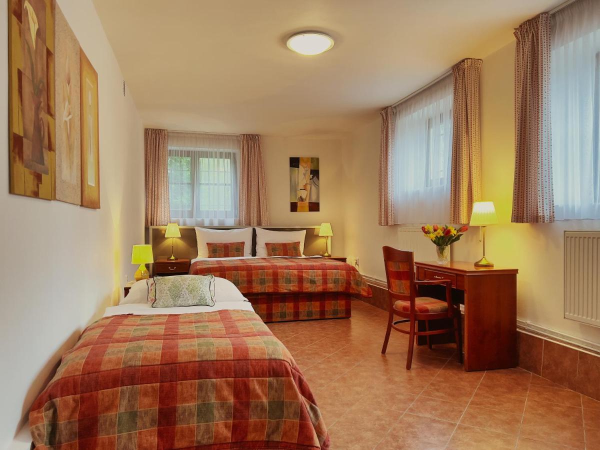Penzion Karlštejn Екстериор снимка